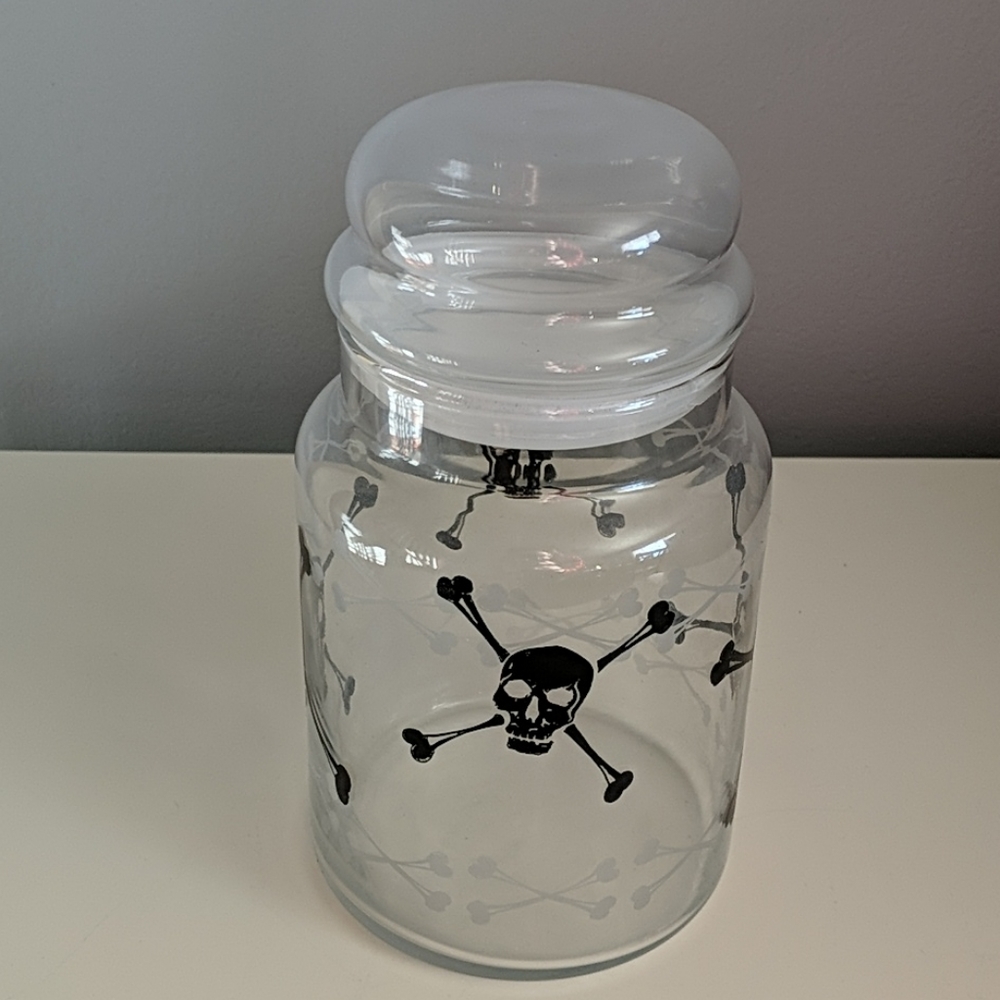 Glass skull canister